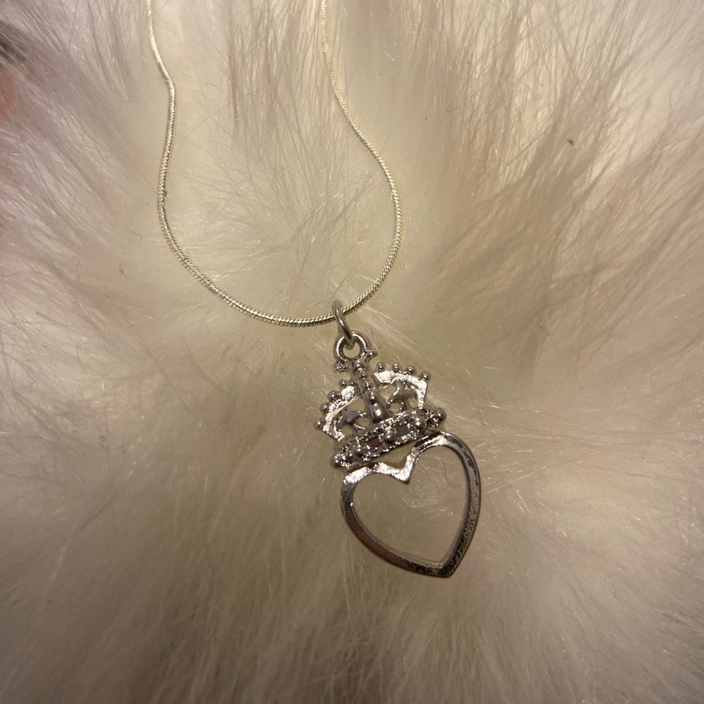 Queen of hearts necklace